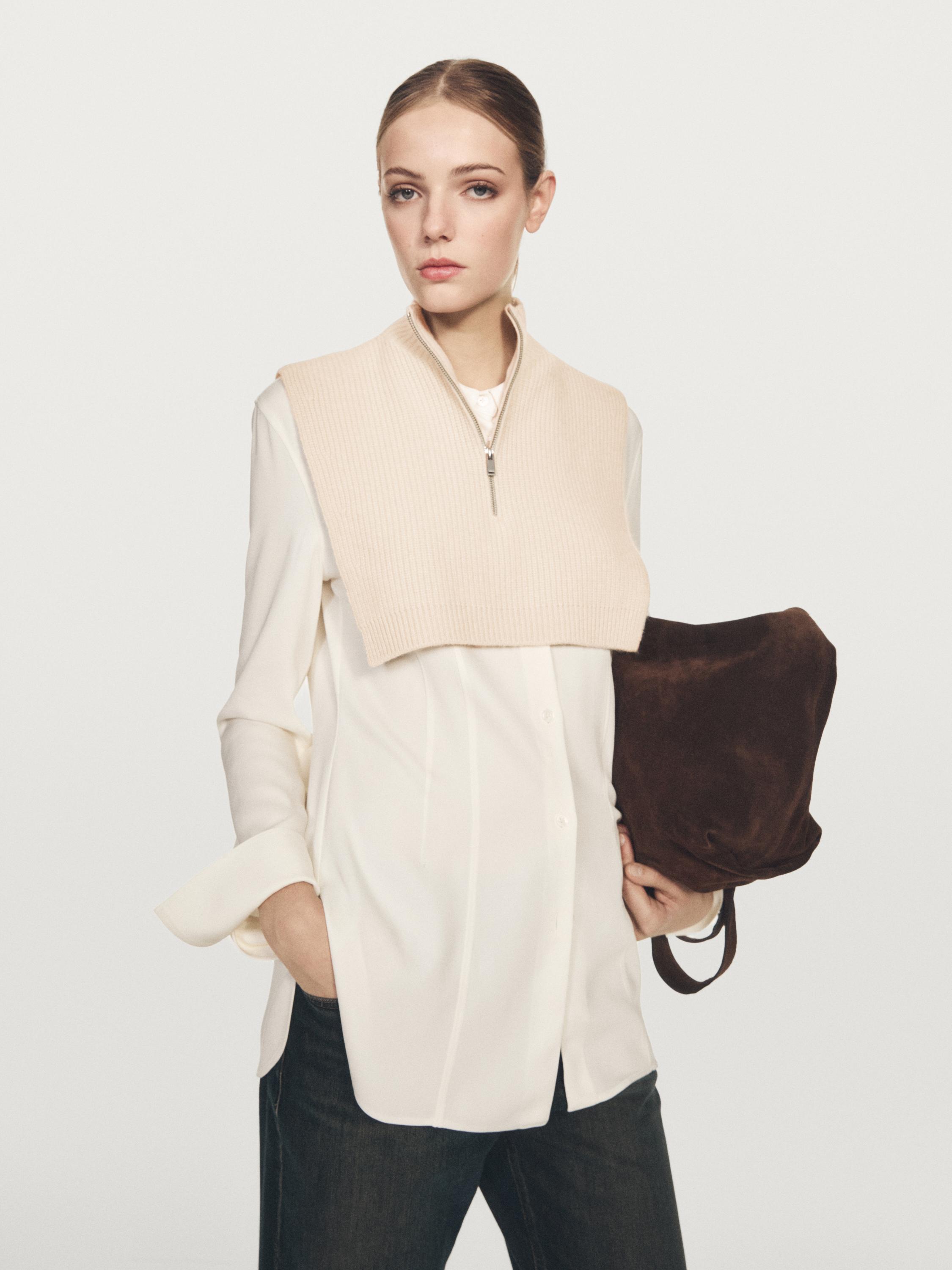 Short wool blend chest with zip